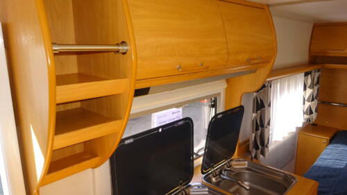 CHATEAU CANTARA Comfort Traveller 520 2004 VRIJSTAAND BED - Afbeelding 16