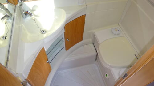 CHATEAU CANTARA Comfort Traveller 520 2004 VRIJSTAAND BED - Afbeelding 12