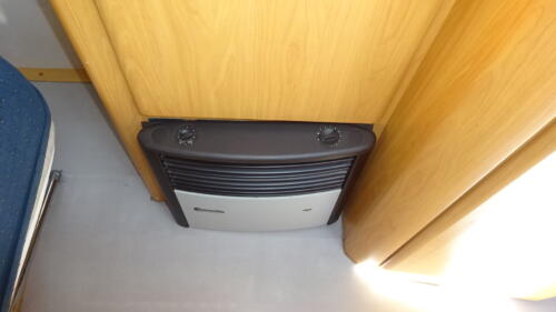 CHATEAU CANTARA Comfort Traveller 520 2004 VRIJSTAAND BED - Afbeelding 13
